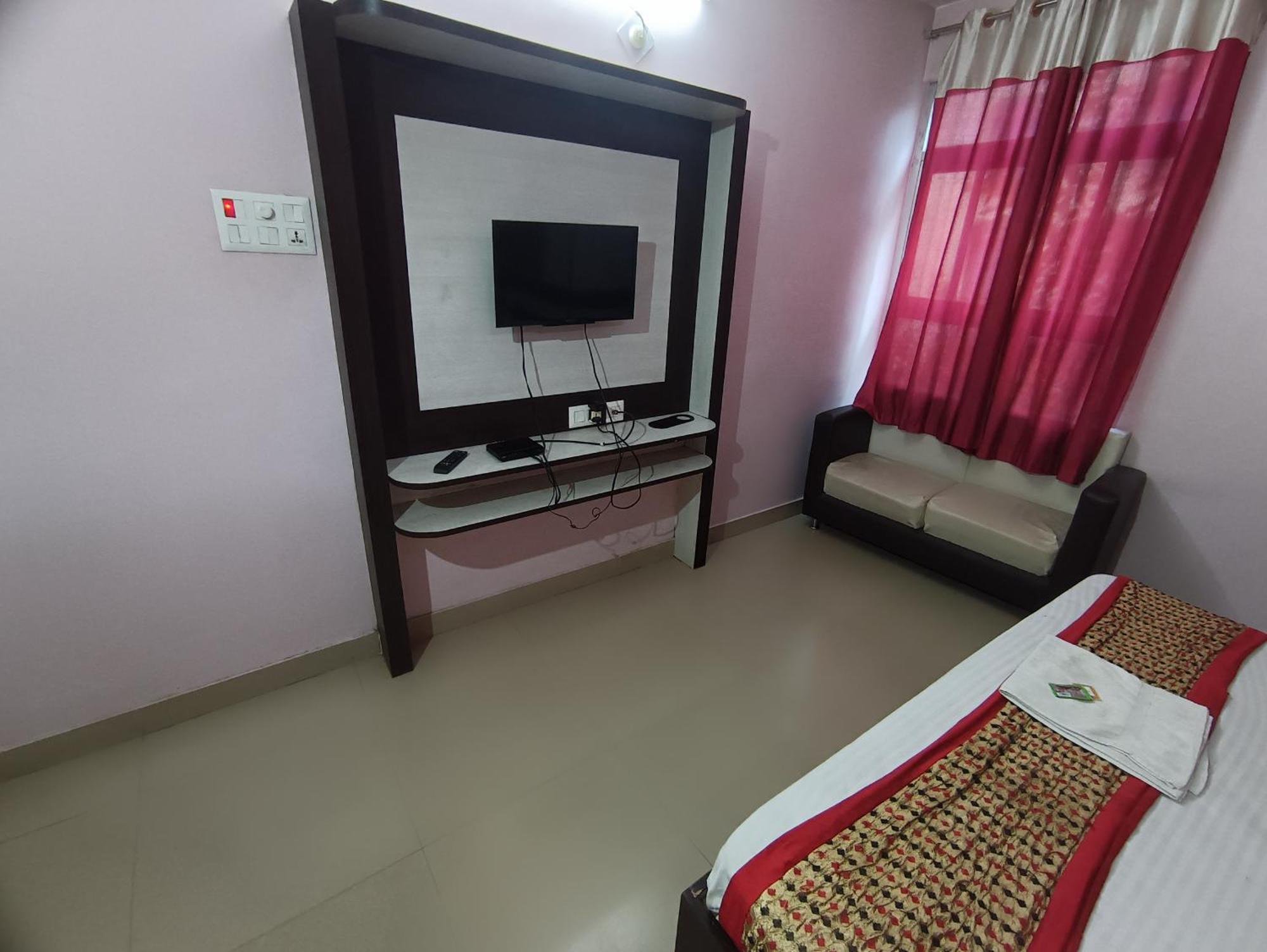 Hotel Viraat Inn Gajá Kültér fotó