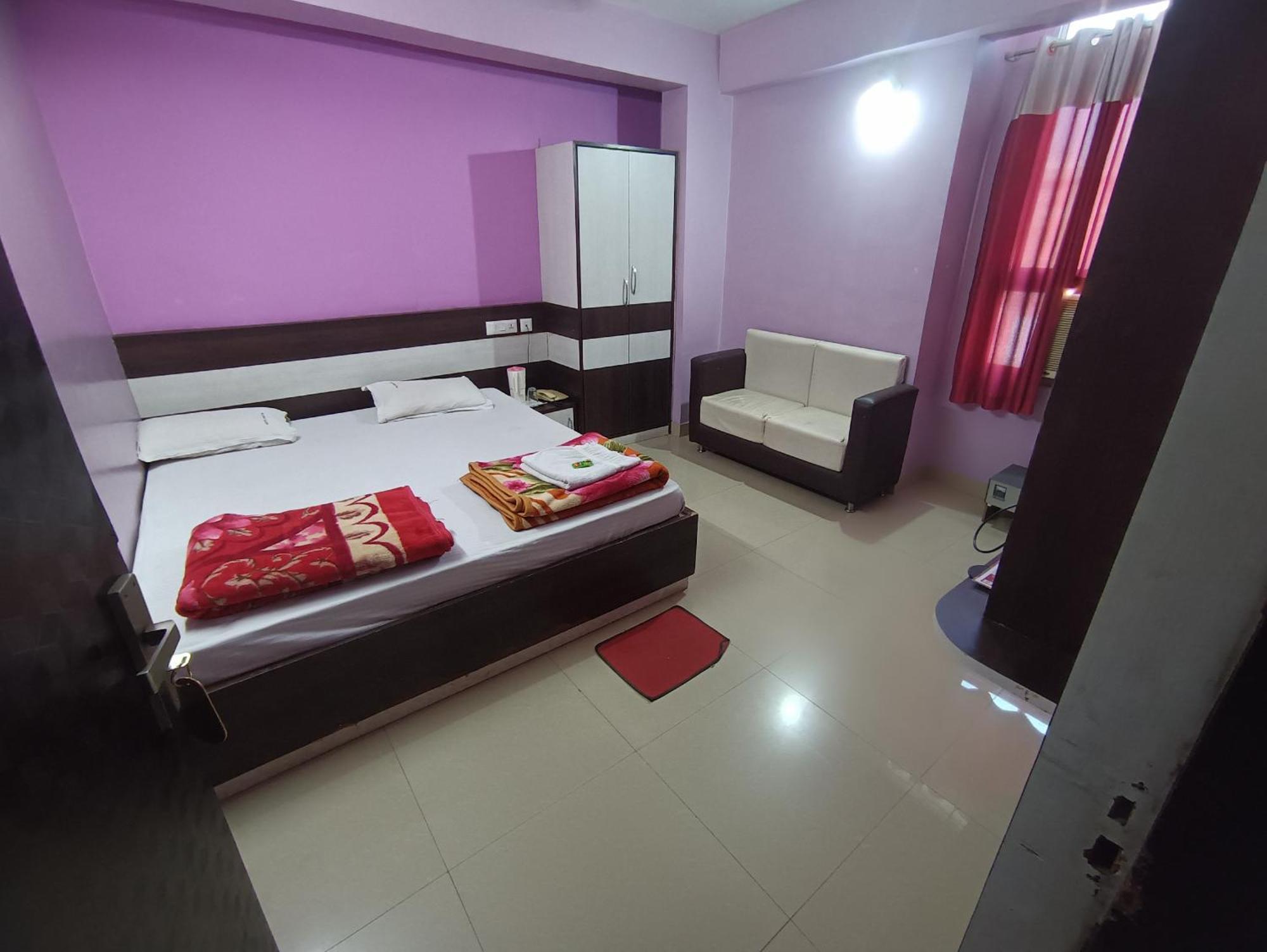 Hotel Viraat Inn Gajá Kültér fotó