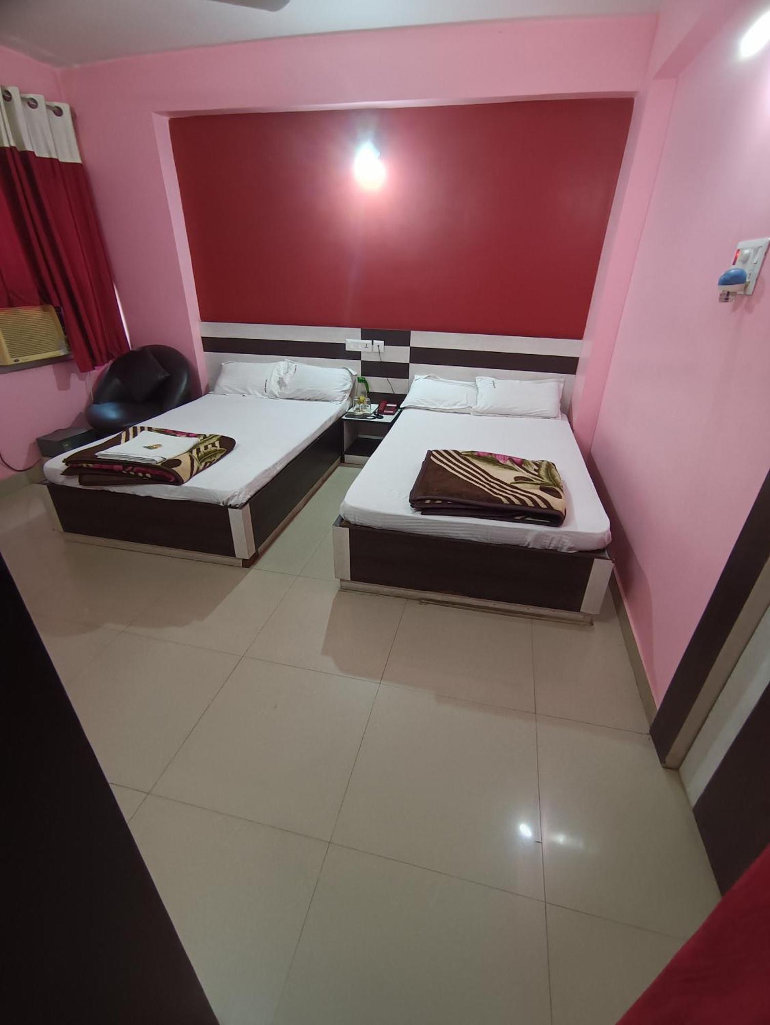 Hotel Viraat Inn Gajá Kültér fotó