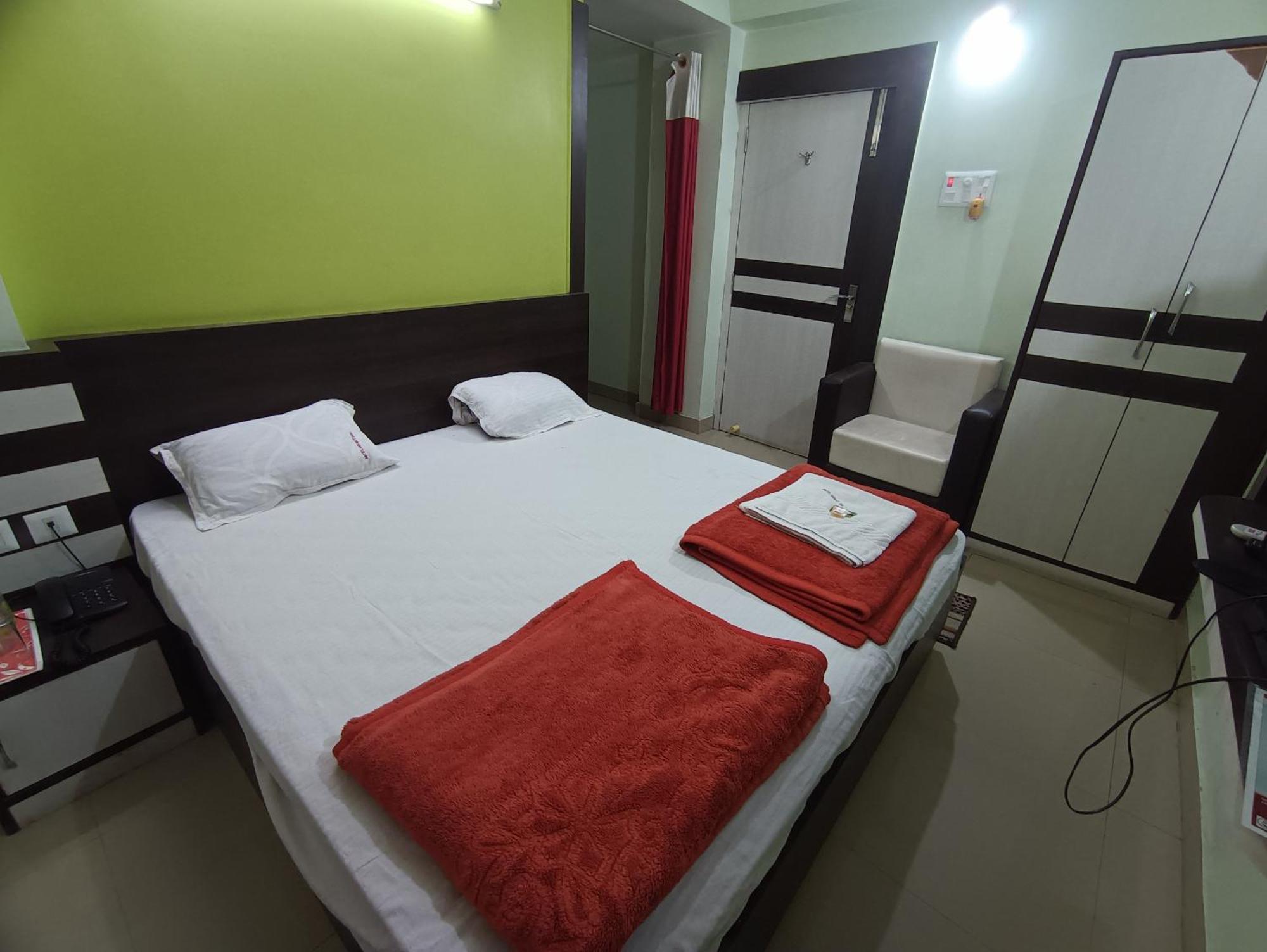 Hotel Viraat Inn Gajá Kültér fotó