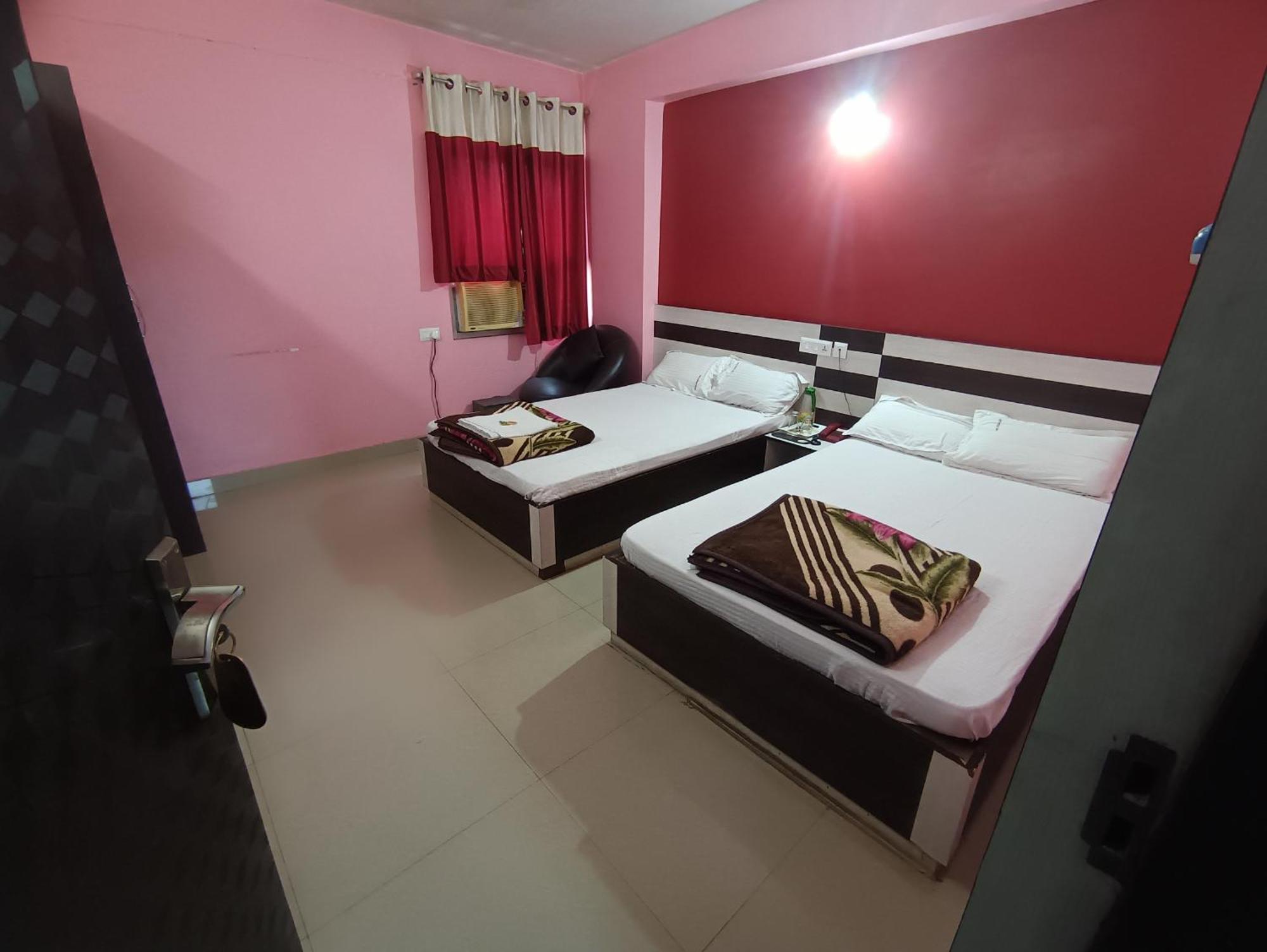 Hotel Viraat Inn Gajá Kültér fotó