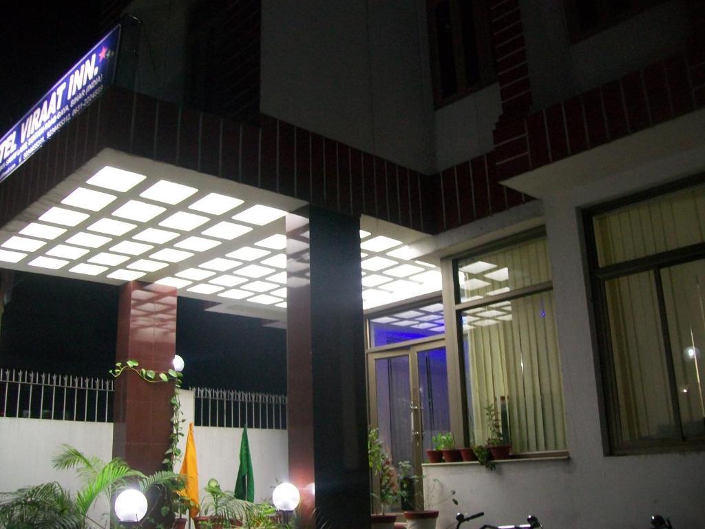 Hotel Viraat Inn Gajá Kültér fotó