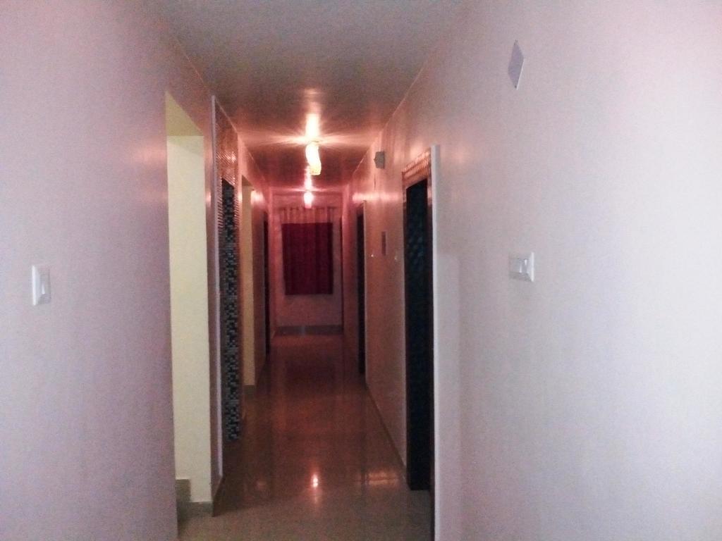 Hotel Viraat Inn Gajá Kültér fotó